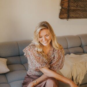 Meet your Posher, Julia